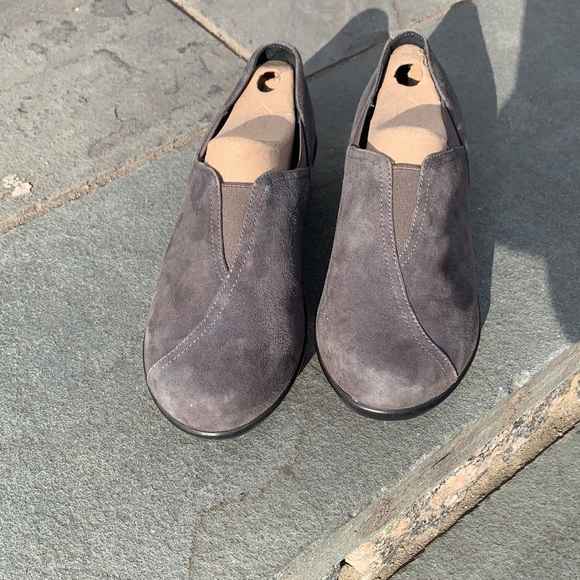 Dansko Clogs - Picture 2 of 7